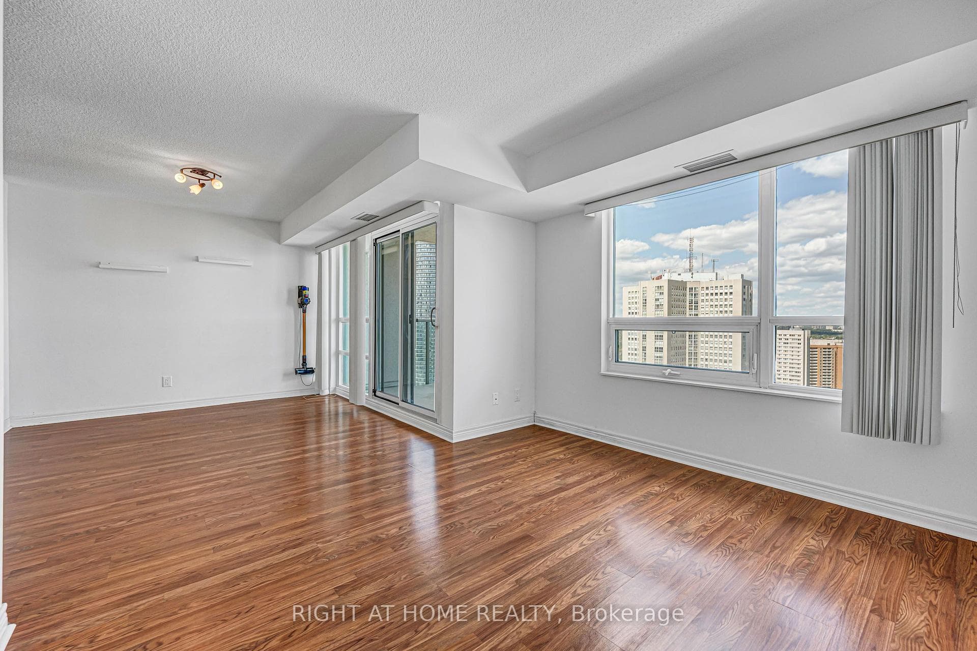 208 Enfield Place Unit #2902 photo 26