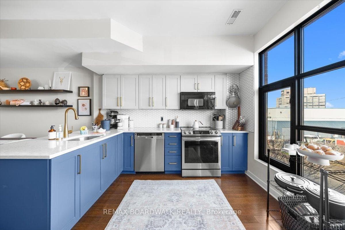 154 Spruce Street Unit G photo 3