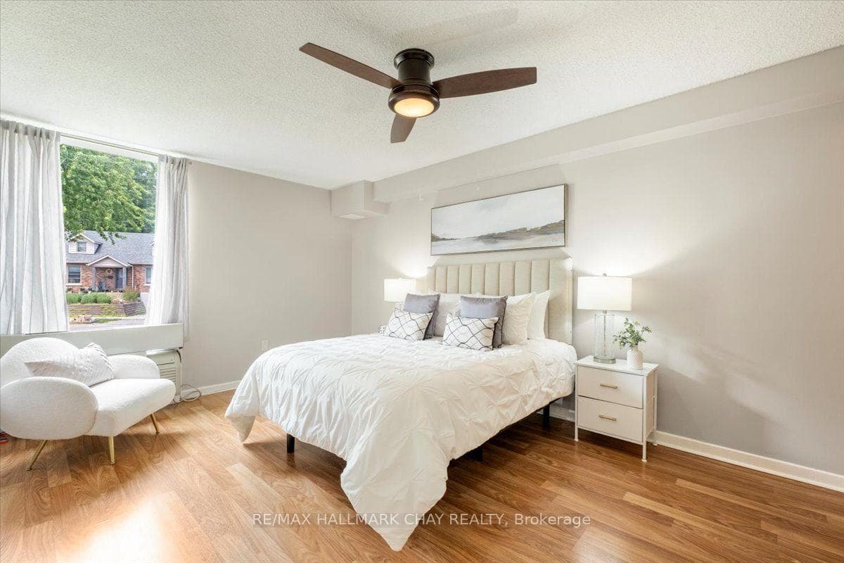 181 Collier Street Unit 202 photo 23