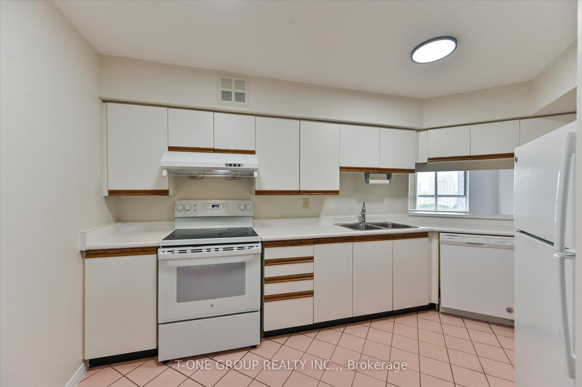 1485 Lakeshore Road Unit 1117 photo 8