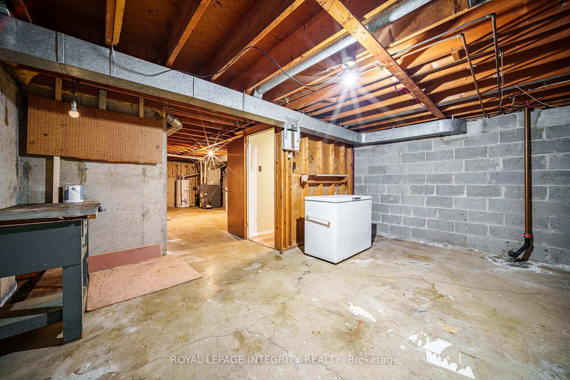 2681 NORBERRY Crescent photo 35