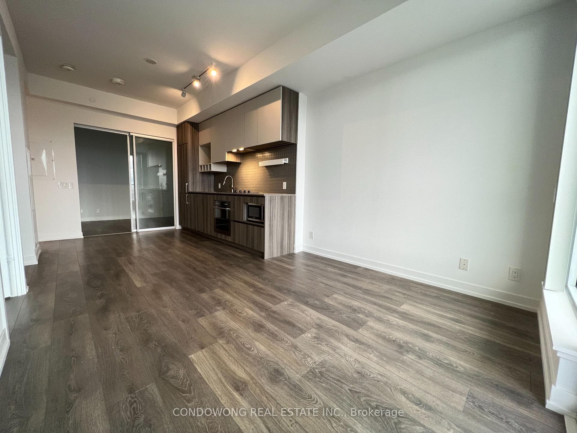 5 Buttermill Avenue Unit 2508 photo 4