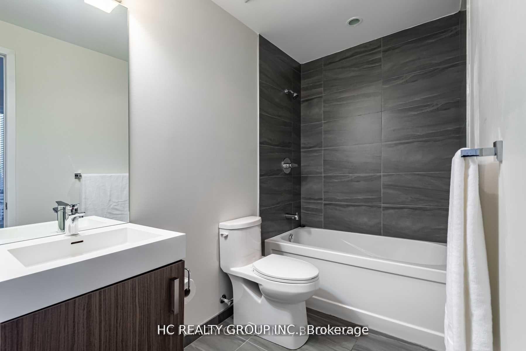 17 Dundonald Street Unit 1602 photo 17
