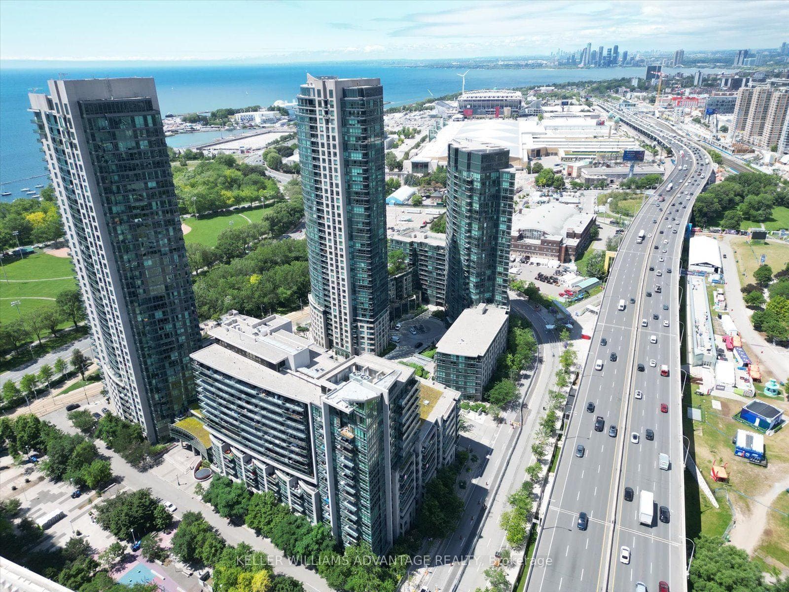 209 Fort York Boulevard Unit 1170 photo 27