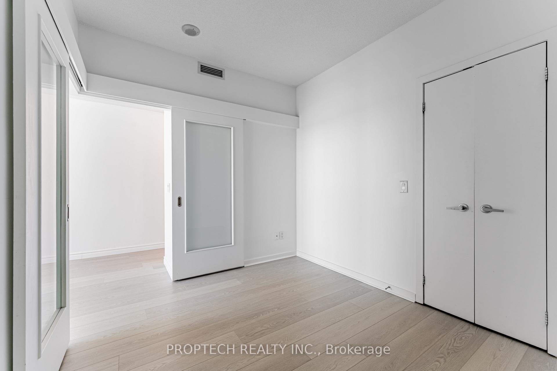 218 Queens Quay Unit 2005 photo 9