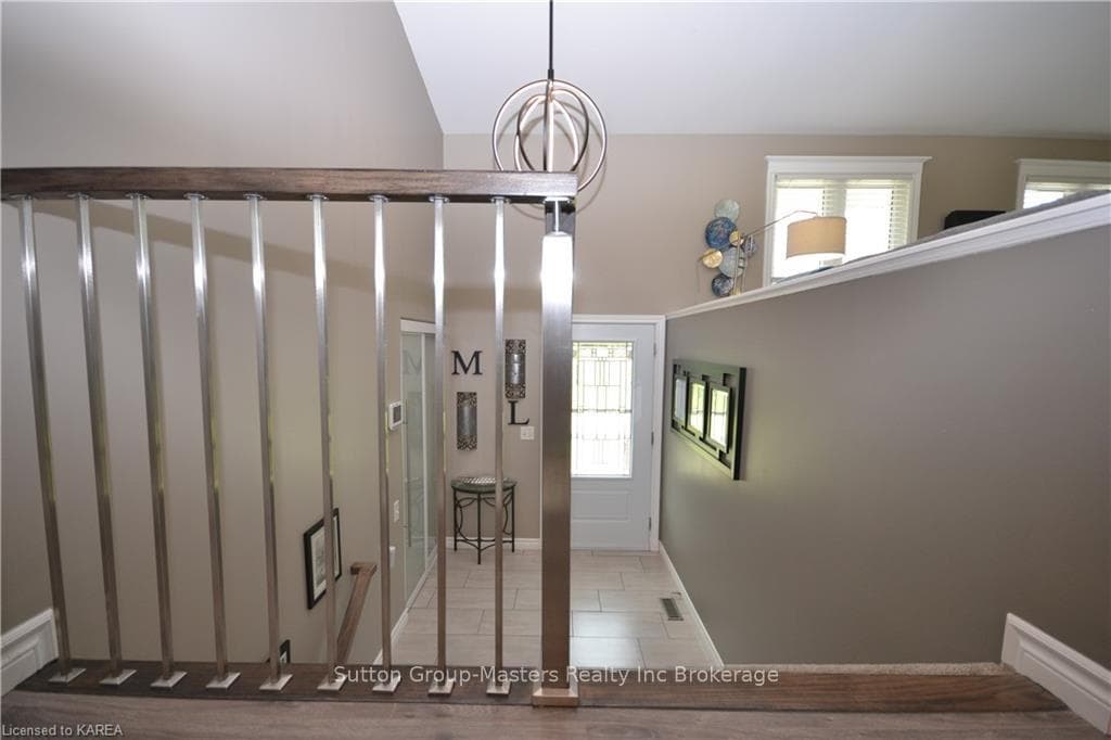 4048 SYDENHAM Road photo 7
