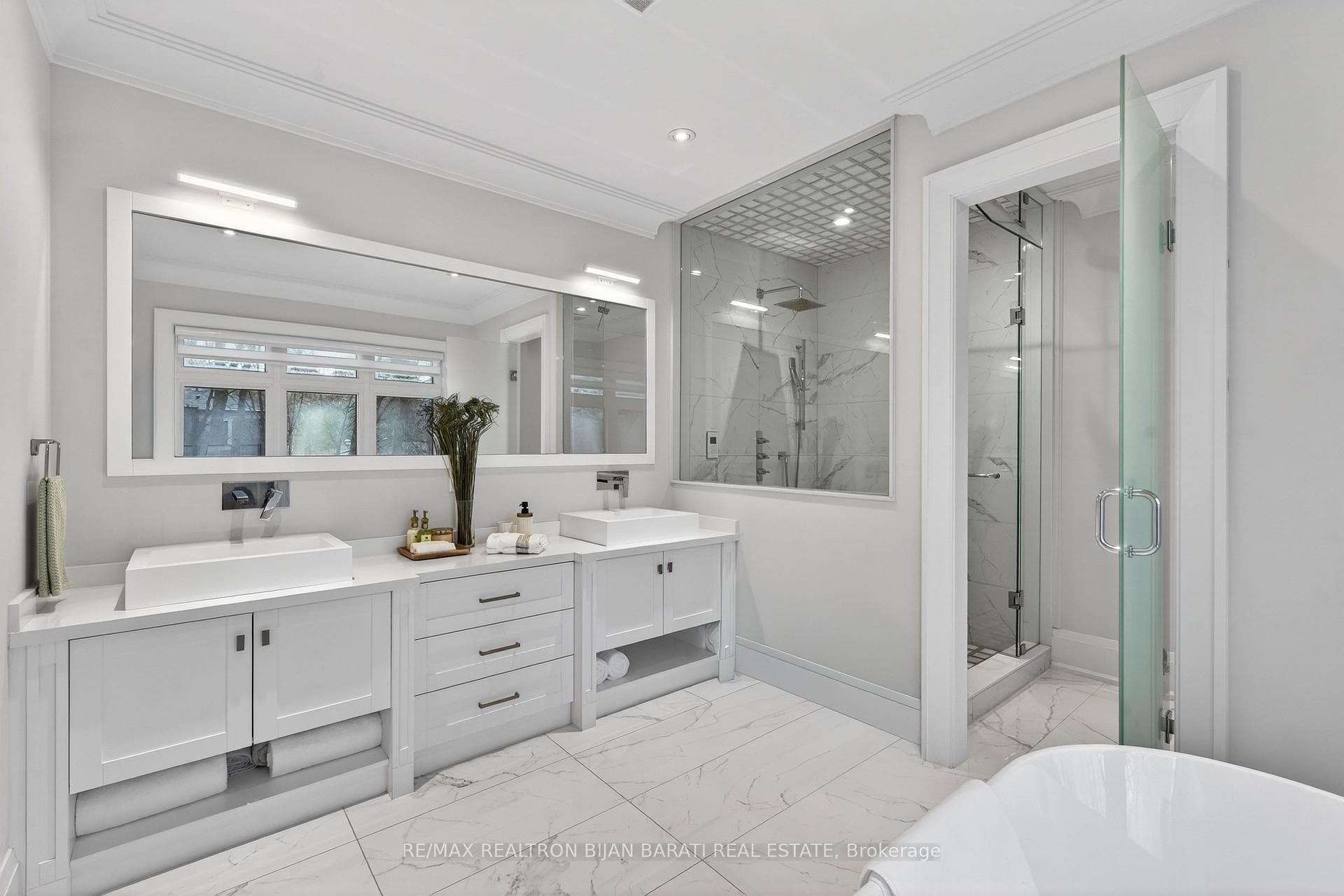 86 Princess Avenue photo 32