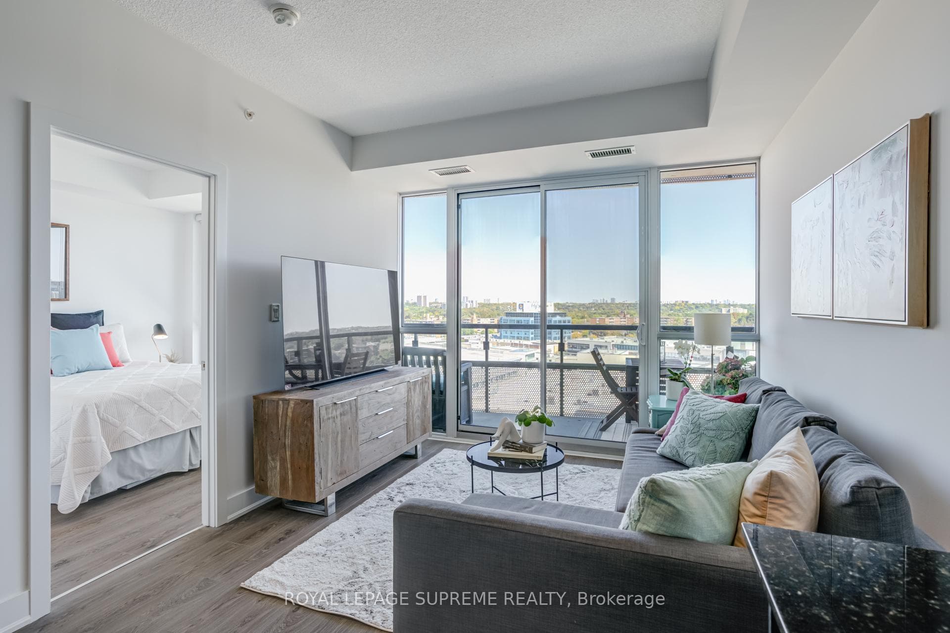 99 The Donway W Way Unit 817 photo 8