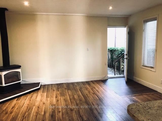 105 Smith Avenue photo 31