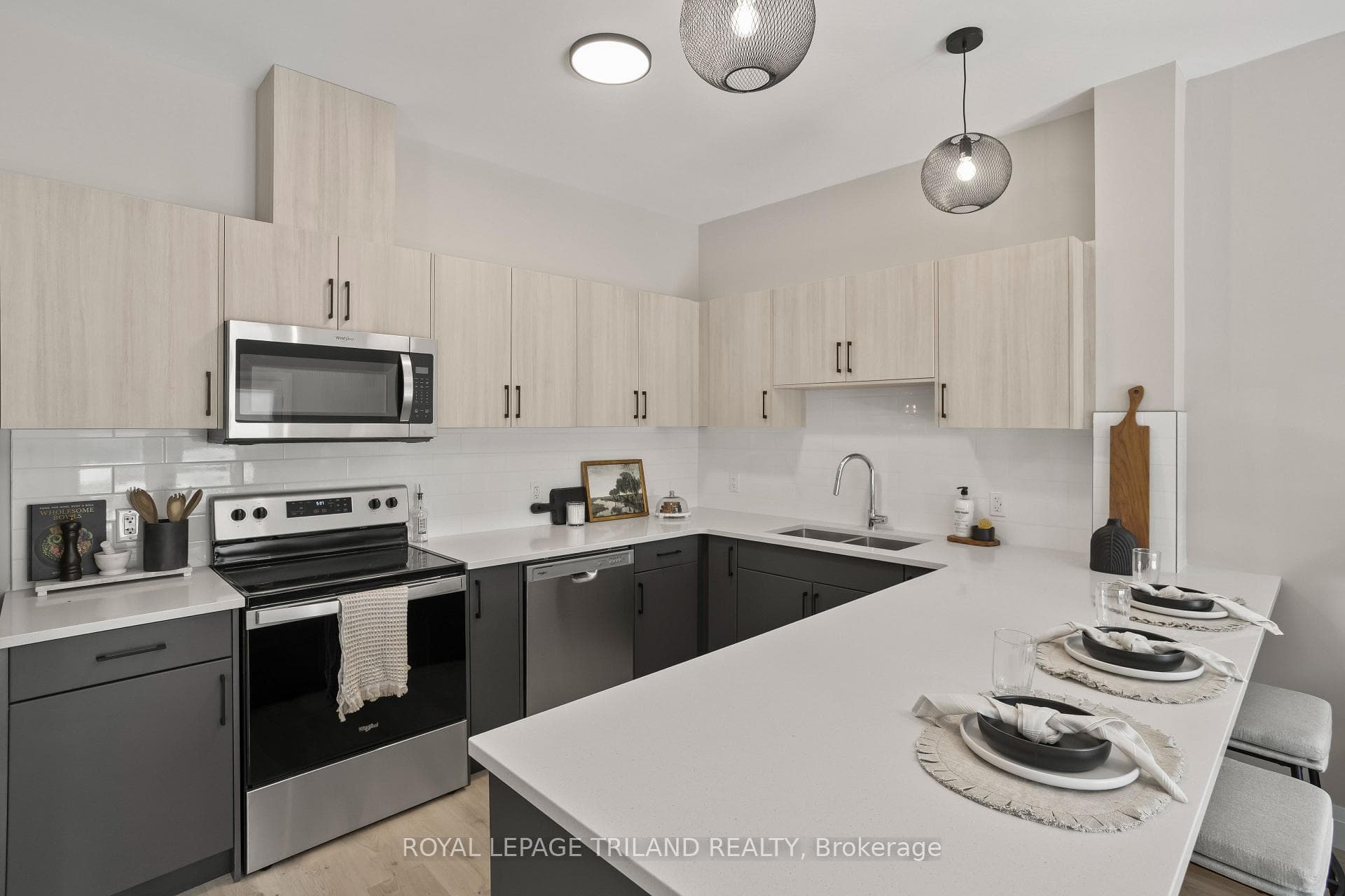 33318 RICHMOND Street Unit 206 photo 14
