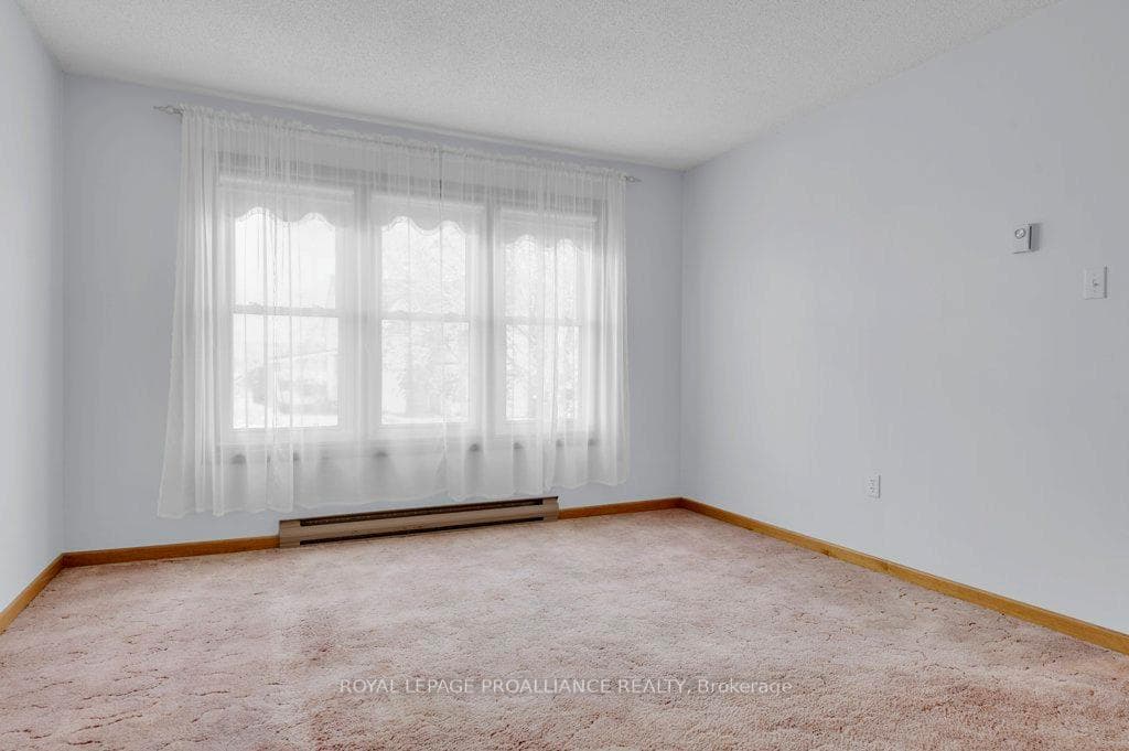 208 William Street photo 10