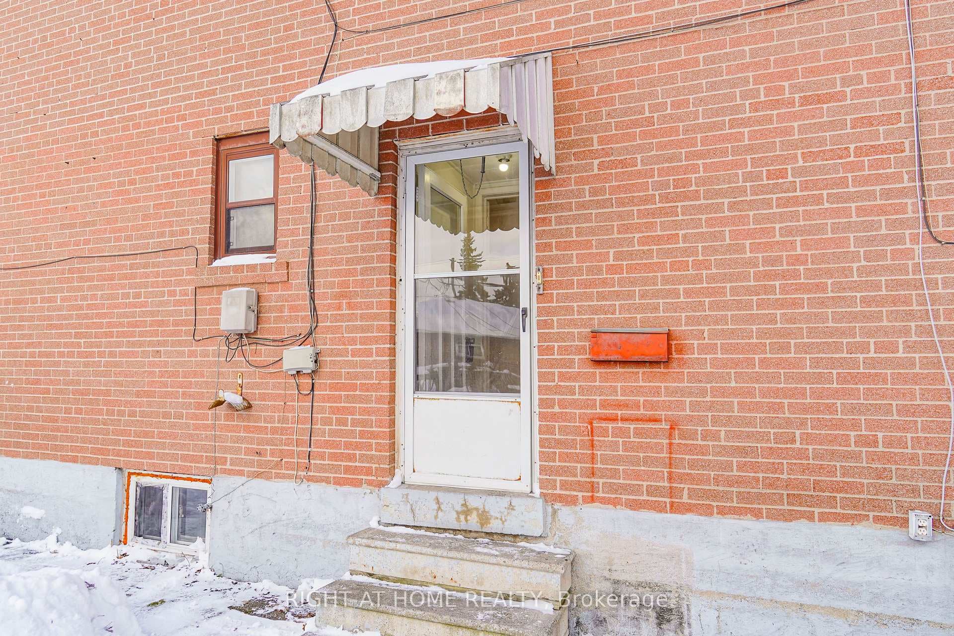Side Entrance - to Basement