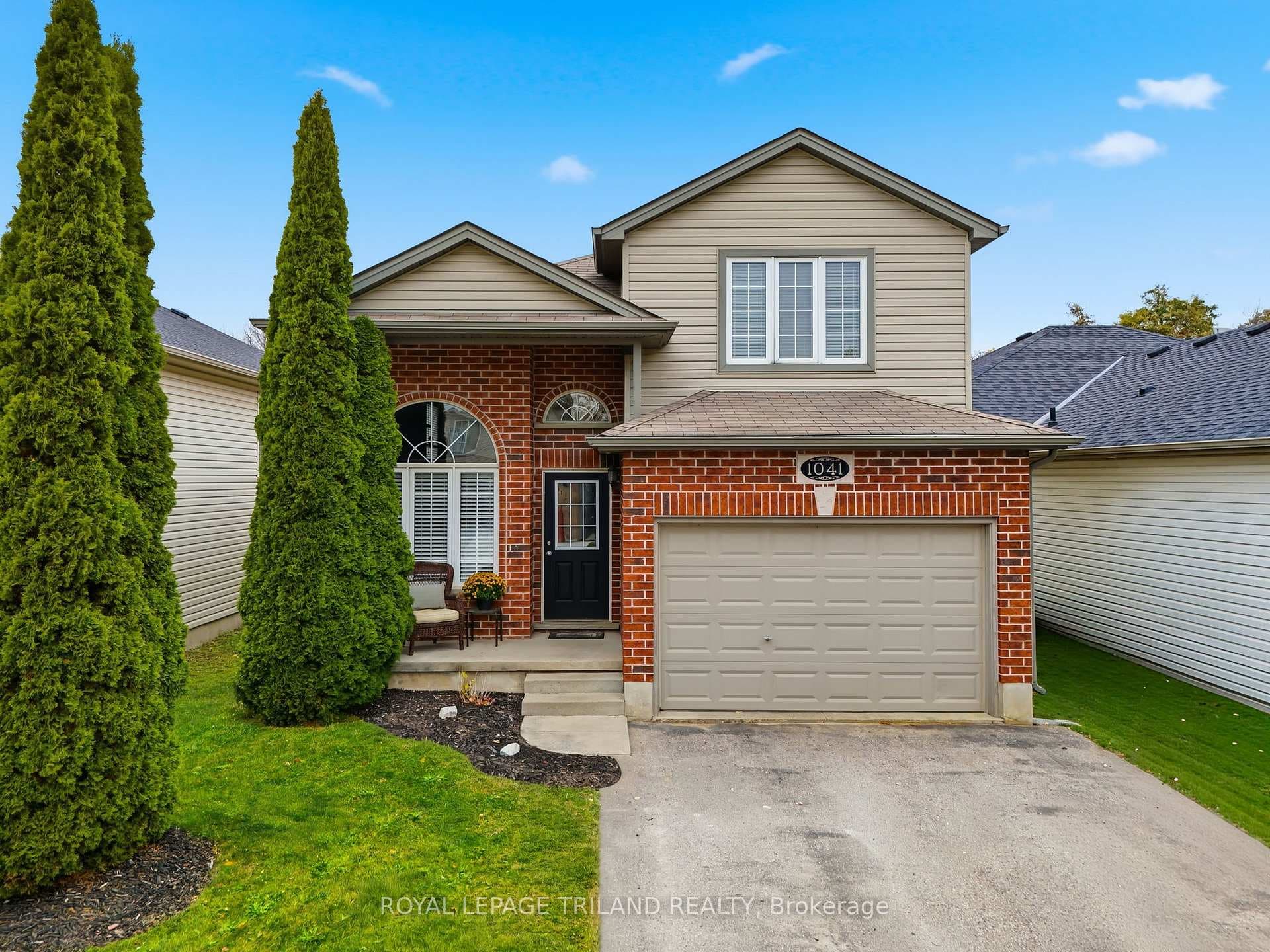 1041 BLYTHWOOD Road photo 2