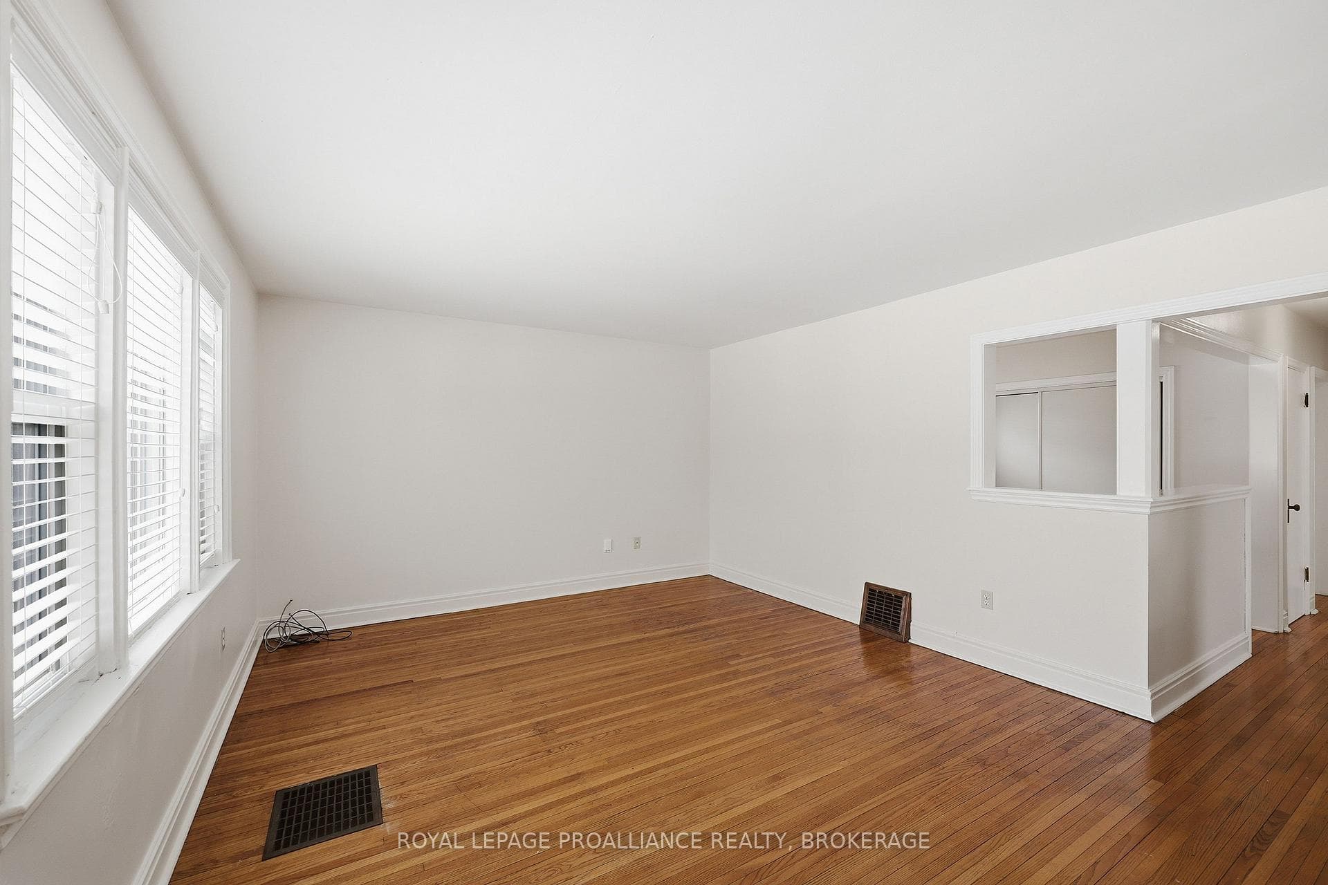 419 College Street photo 7