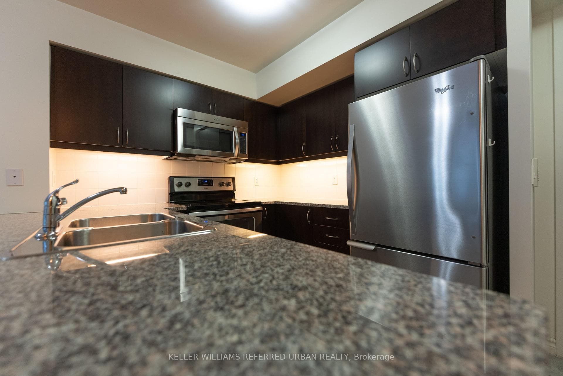 25 Lower Simcoe Street Unit 1002 photo 7