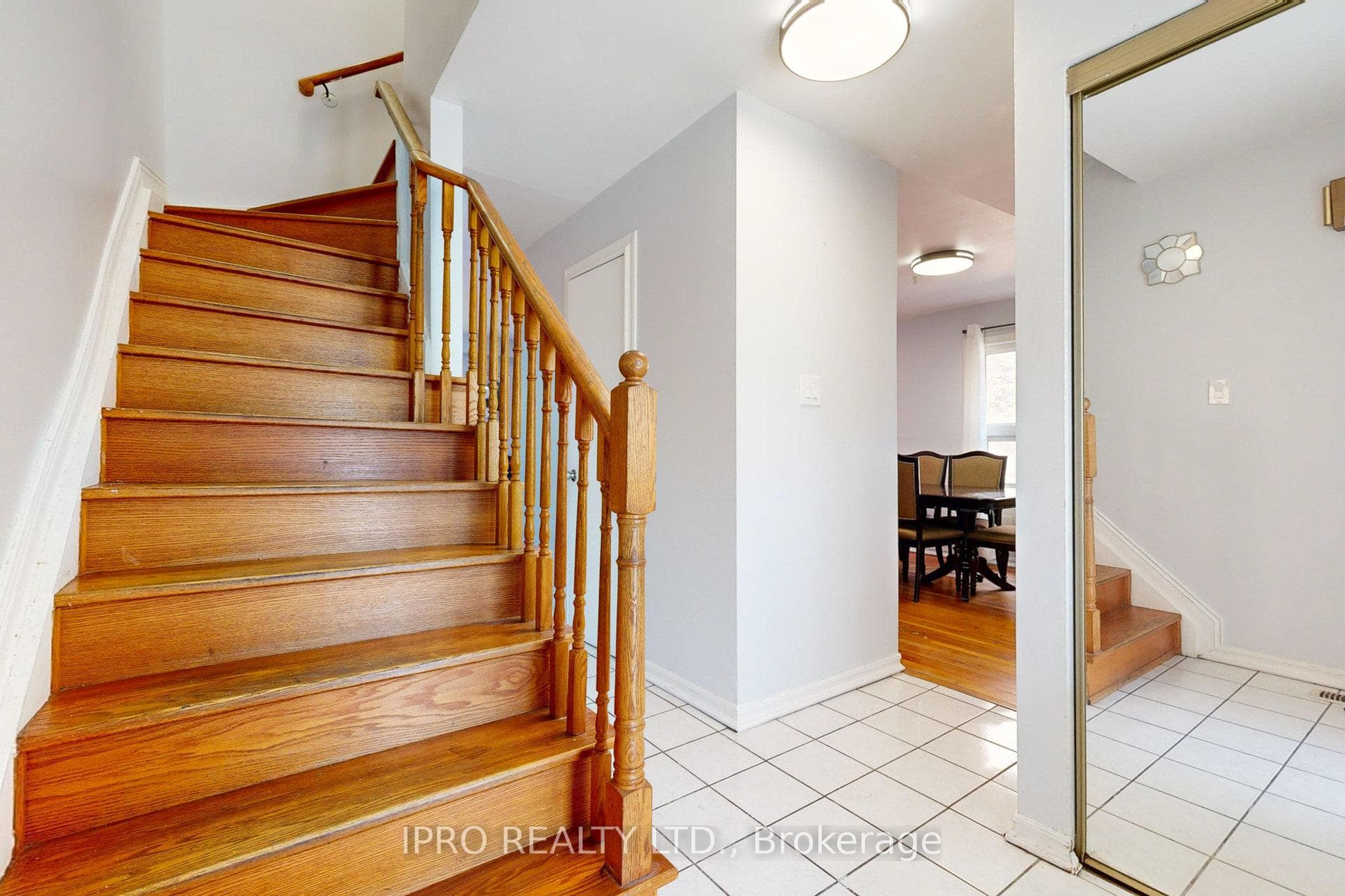 32 Tipton Crescent photo 21
