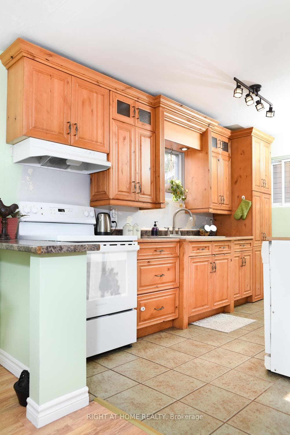 15 Bainbridge Street photo 4