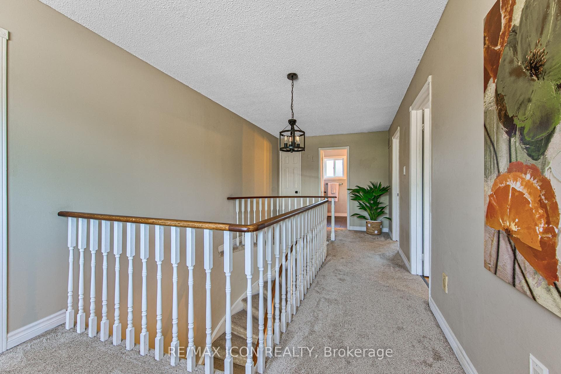 15 Hall Crescent photo 23