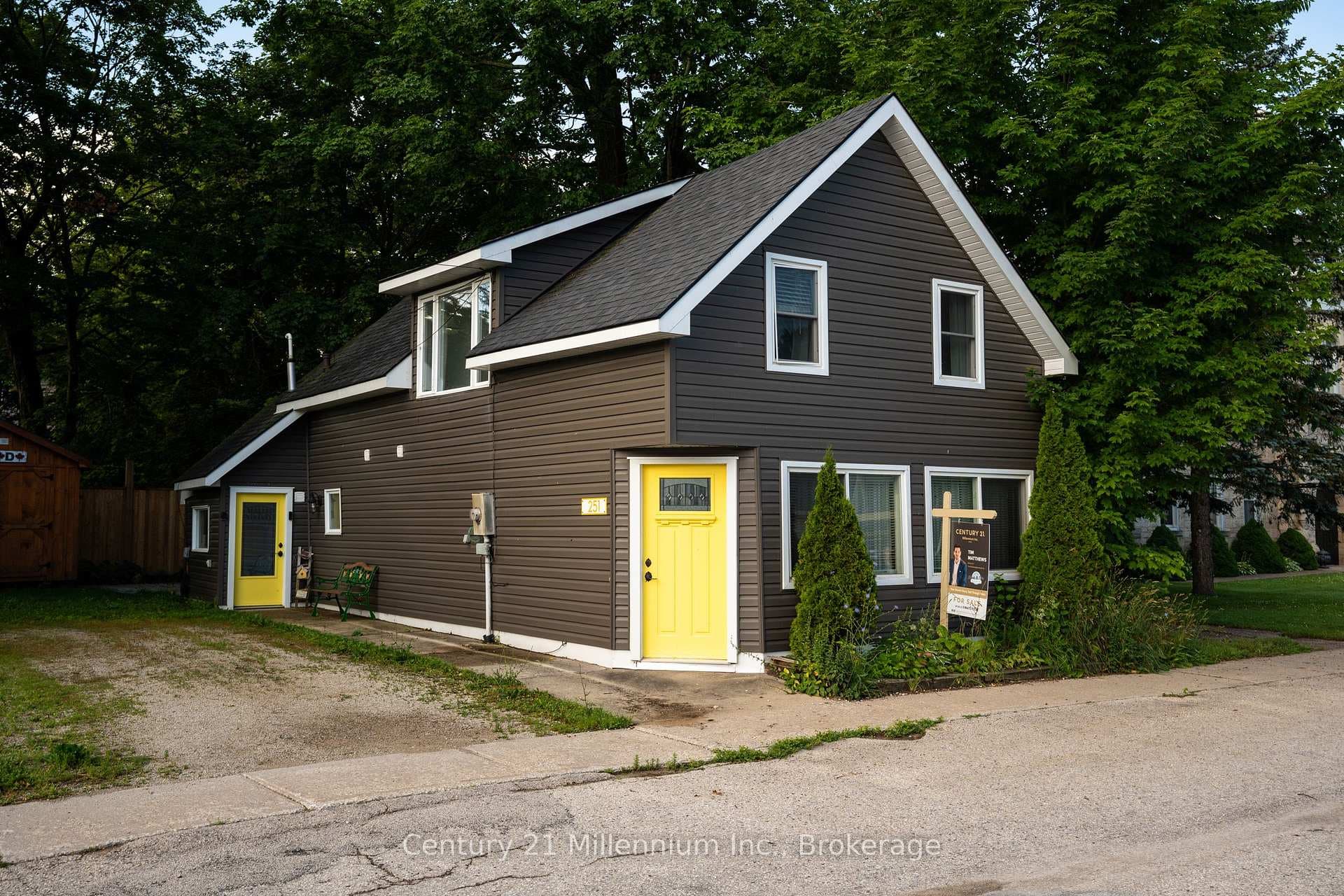 251 William Street photo 2