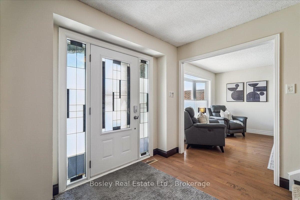 792 Hill Gate photo 3