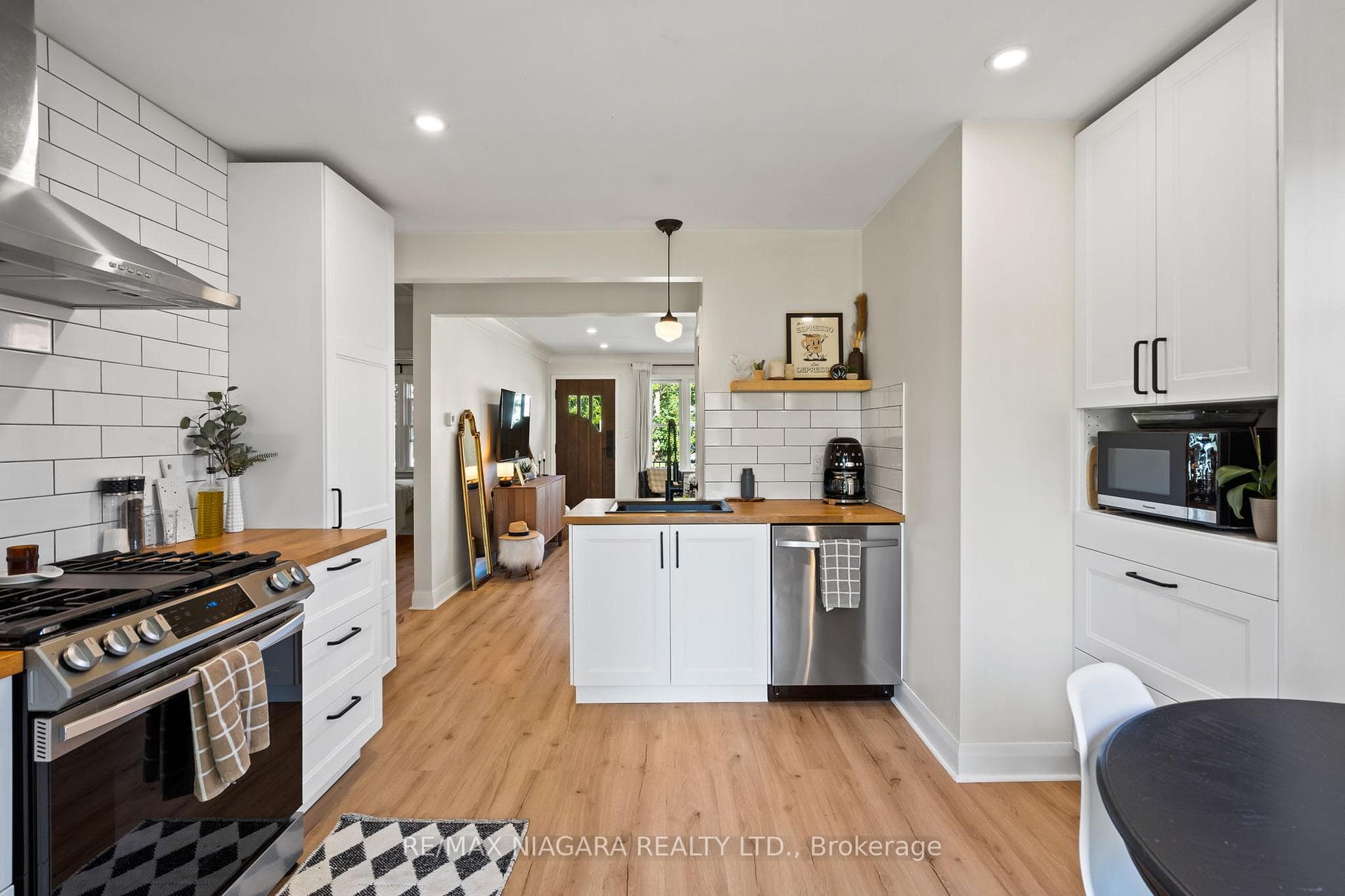 158 Homewood Avenue photo 8