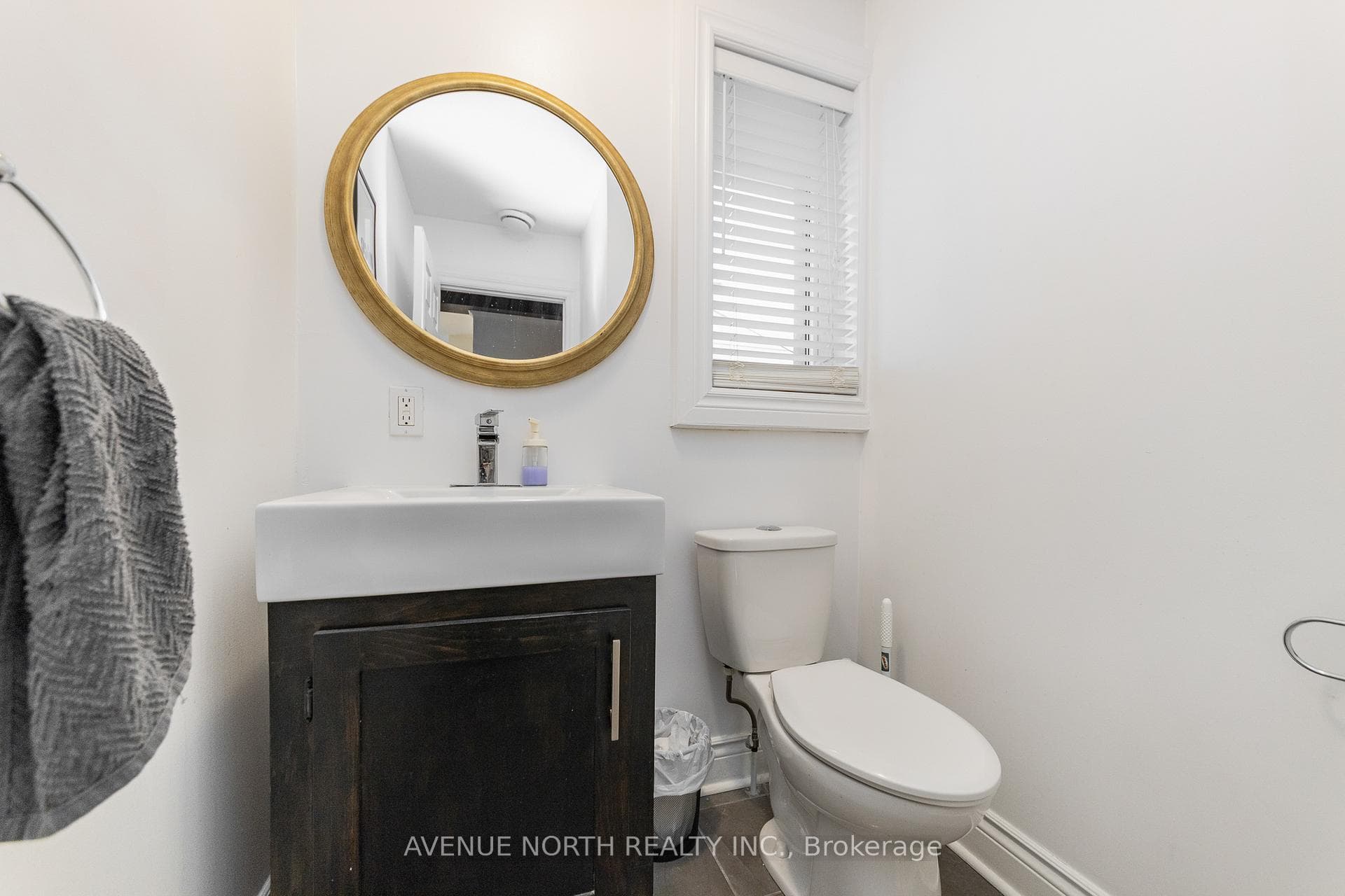 206 Blackburn Avenue photo 29