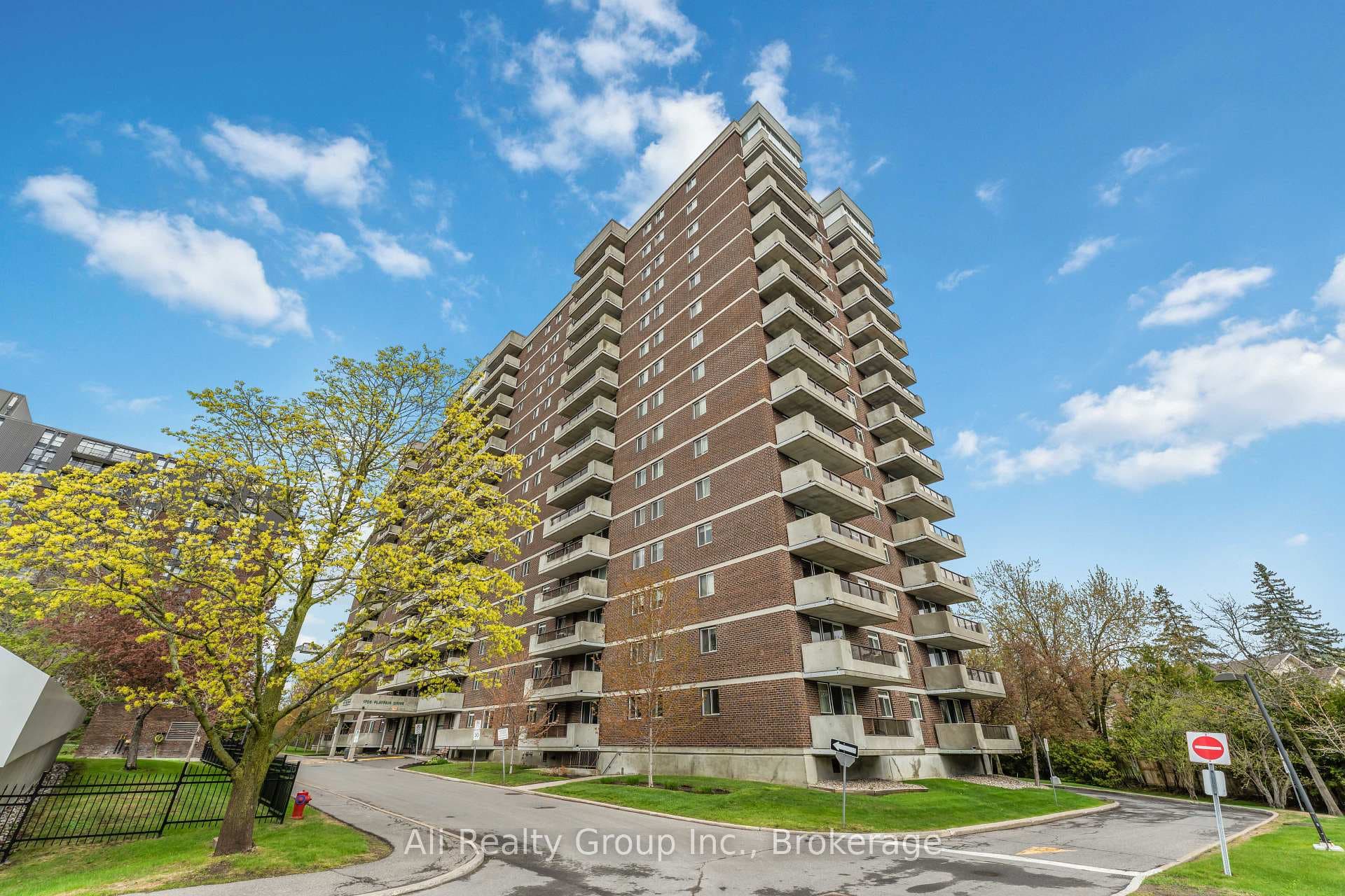 1705 Playfair Drive Unit 610 photo 1