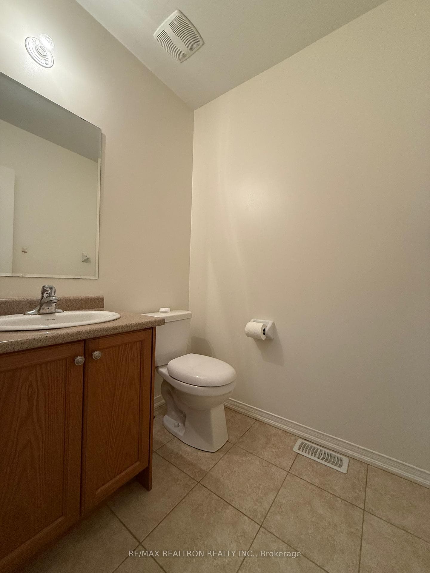 45 Skelton Crescent photo 7