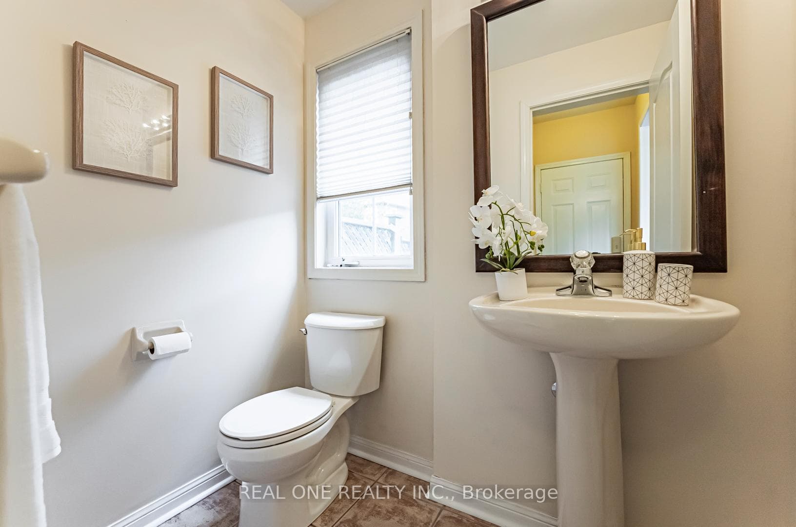208 Equator Crescent photo 24