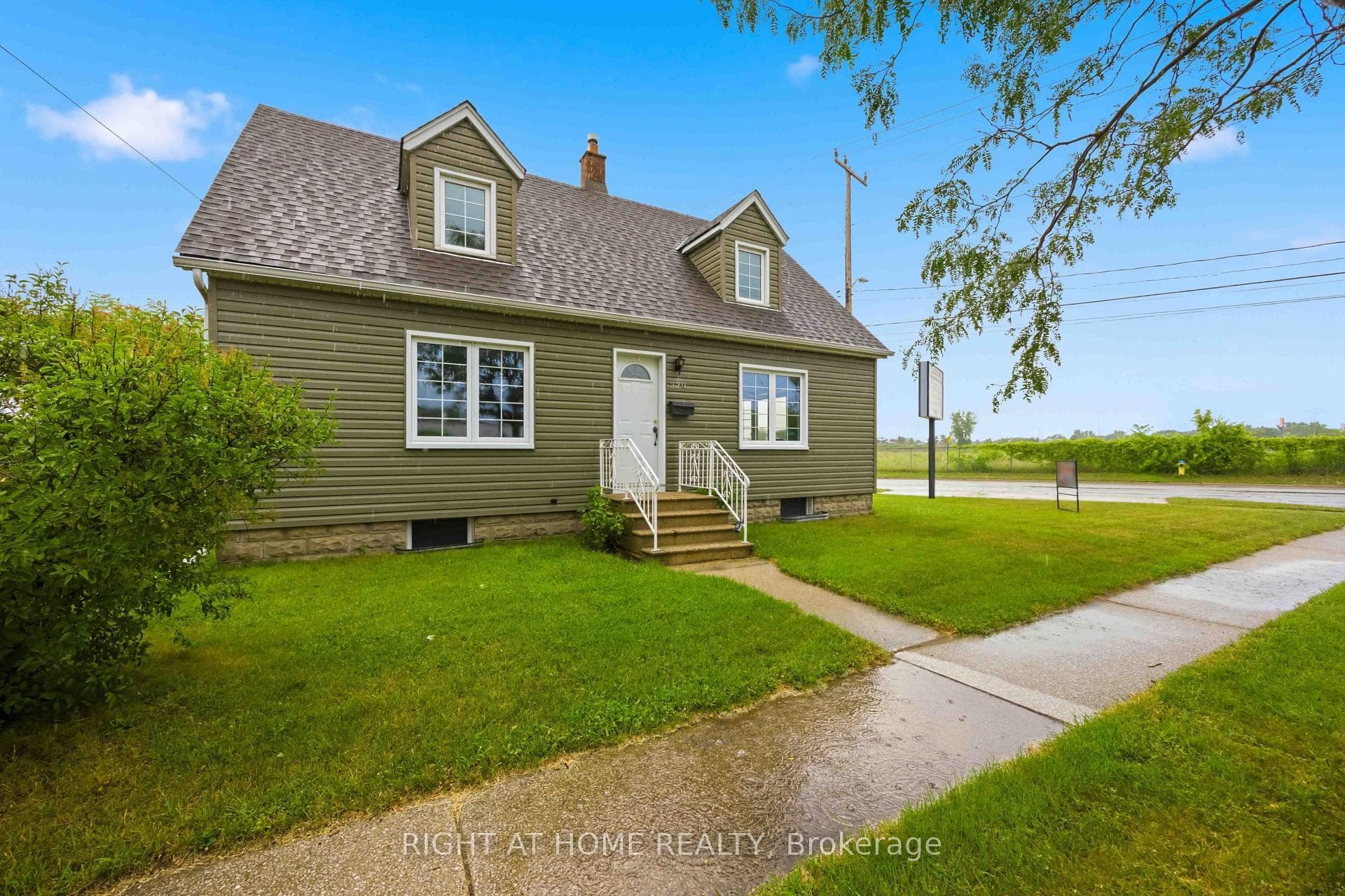 229 Water Street photo 2