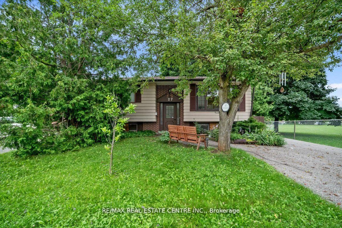 27 Bernick Drive photo 3