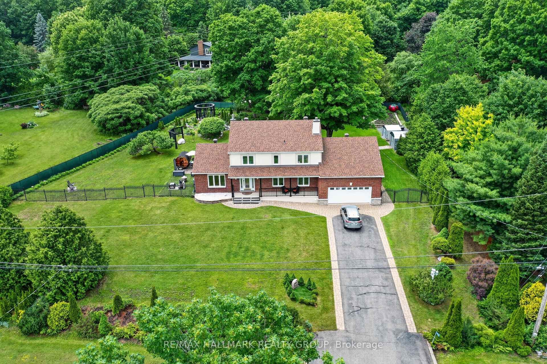 1064 Moffatt Drive photo 3