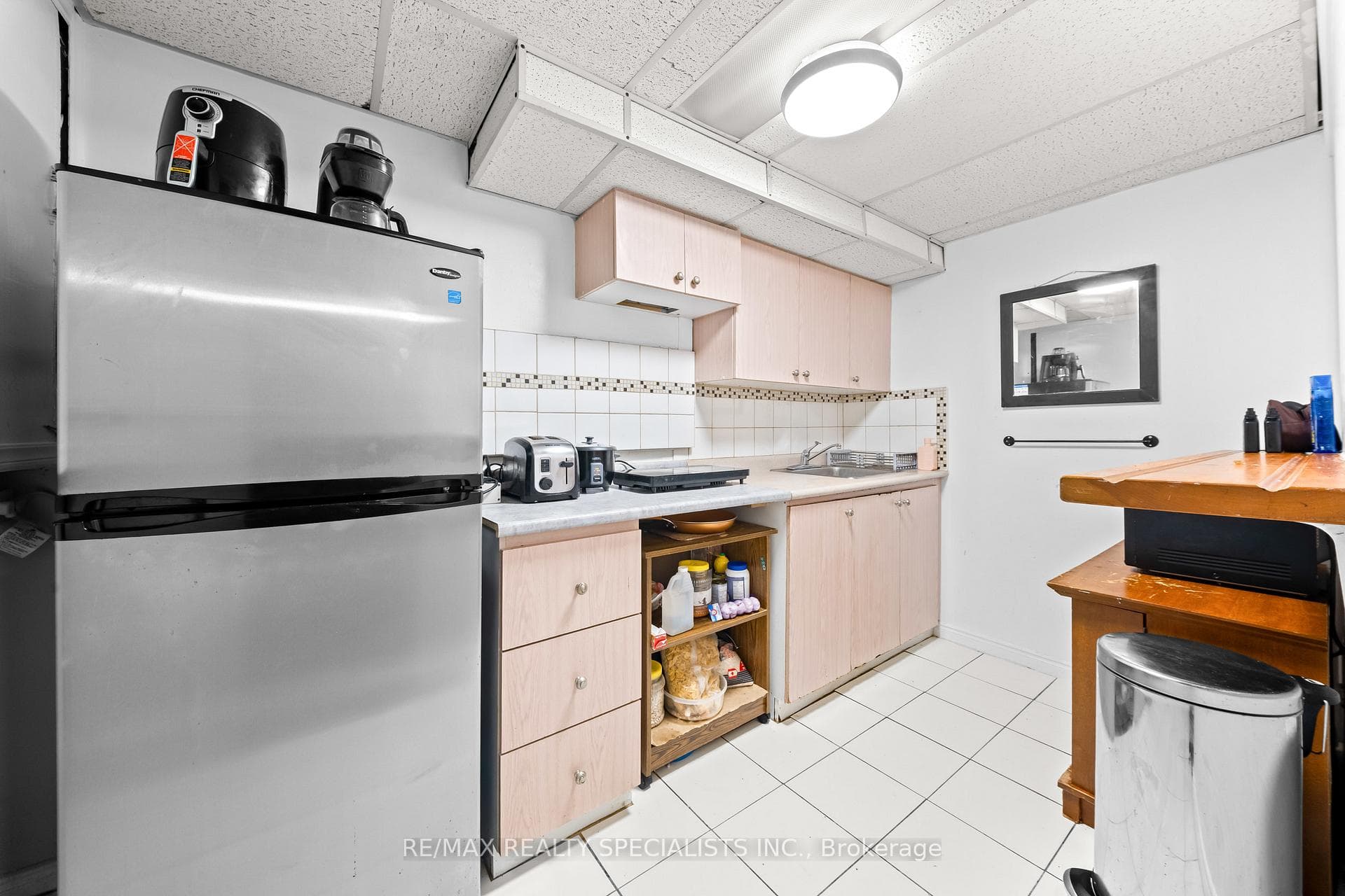 1004 Queensbridge Drive photo 28