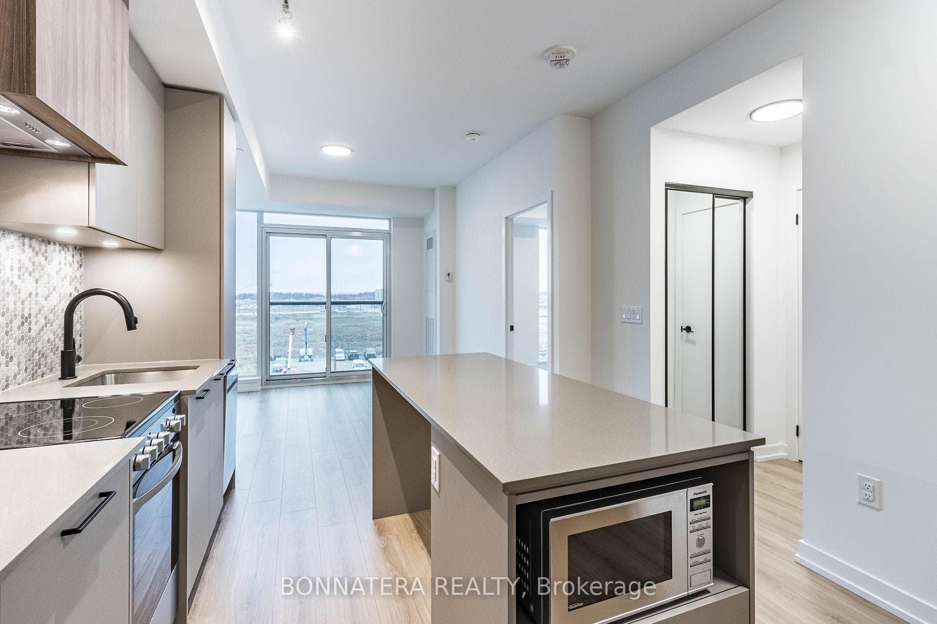 10 Lagerfeld Drive Unit 414 photo 17