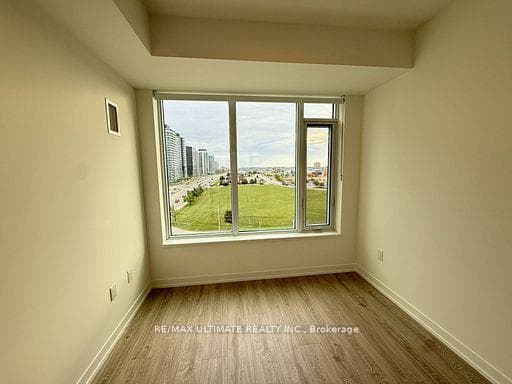2485 Eglinton Avenue Unit 820 photo 10