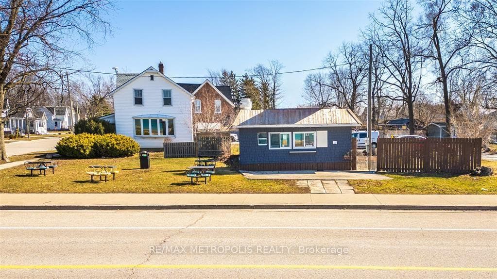 1522 St Clair Parkway photo 1