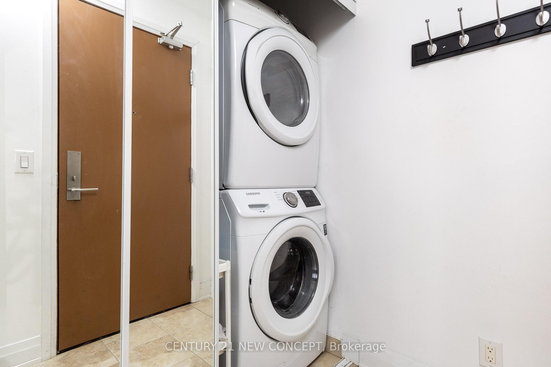 520 Steeles Avenue Unit 1212 photo 4