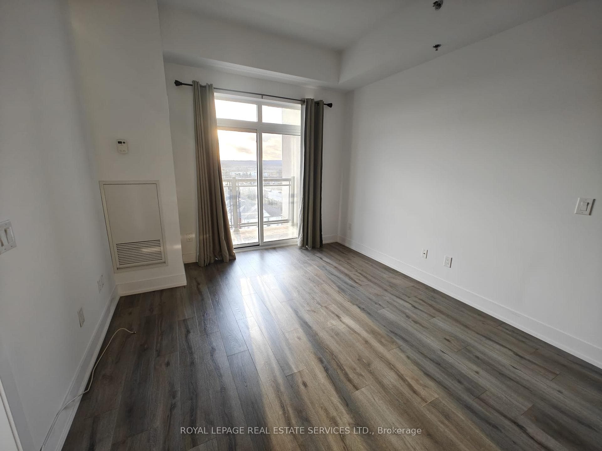 2490 Old Bronte Road Unit 817 photo 10