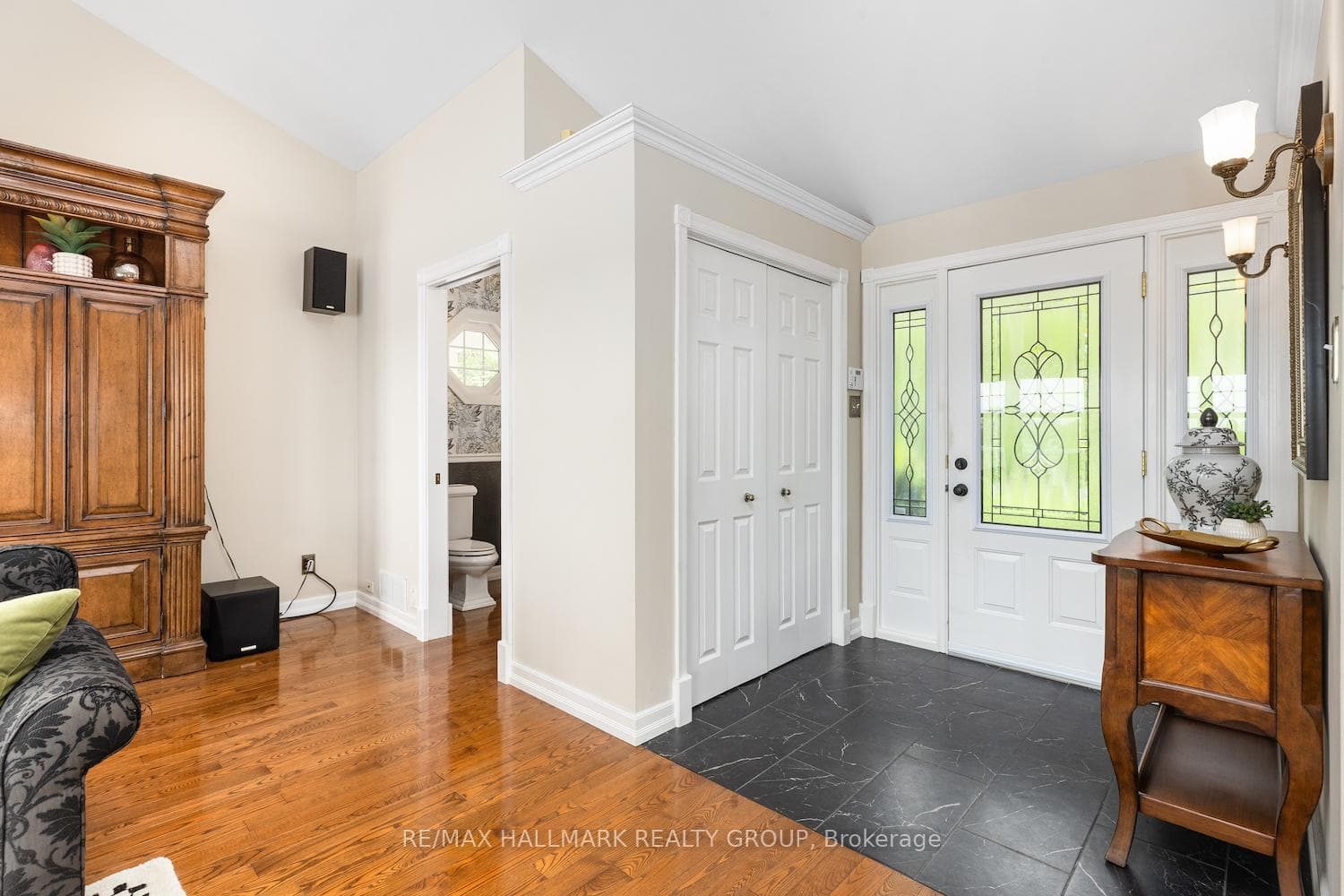1 Rideau Glen Drive photo 5