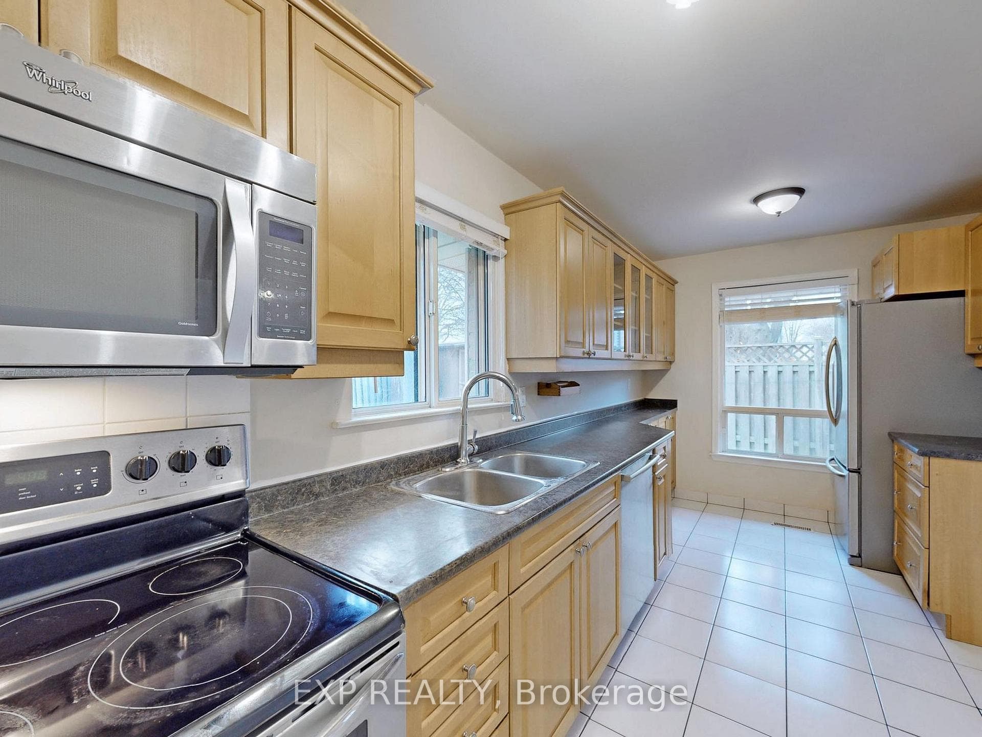 239 Avenue Road photo 7