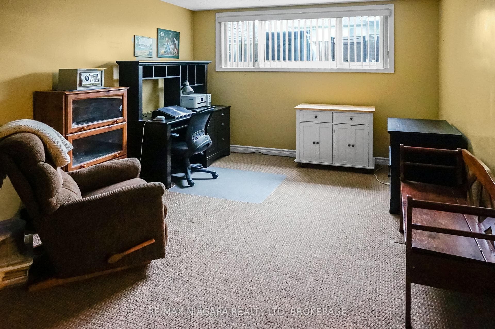 9025 Banting Avenue photo 13