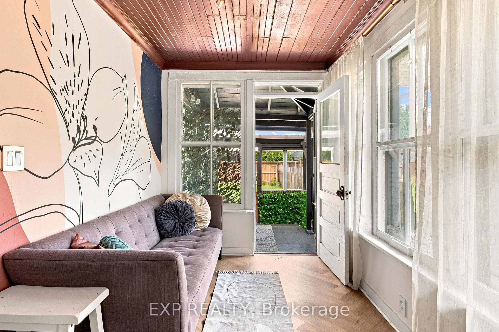 136 Falstaff Street photo 27