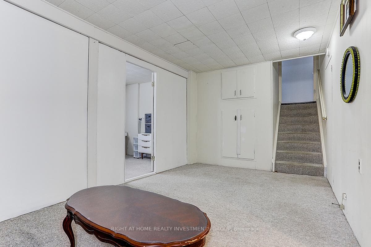143 Springdale Drive photo 44