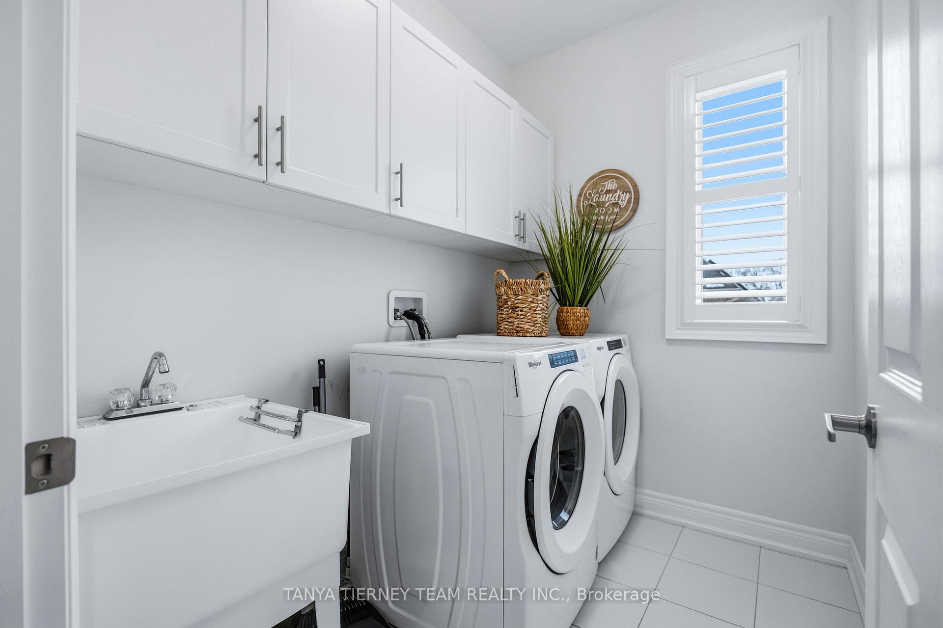 17 Pennine Drive photo 42