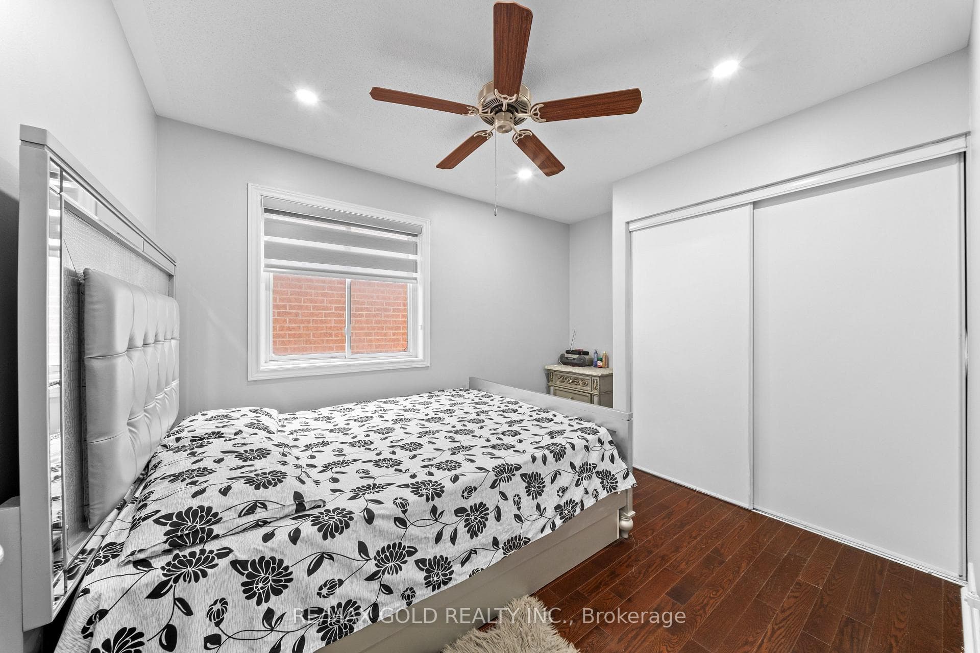 8 Bayridge Drive photo 21
