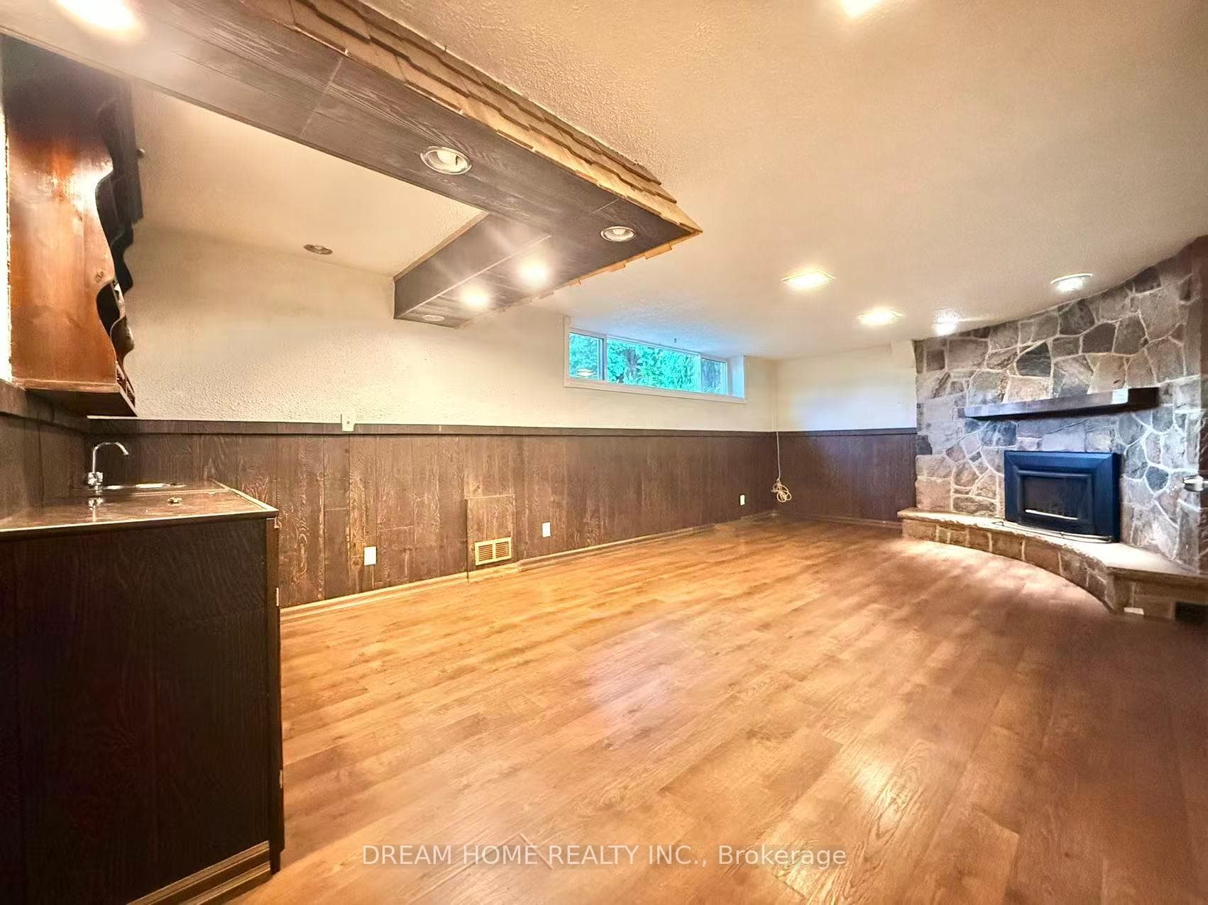 5 Horizon Crescent Unit Basement photo 9