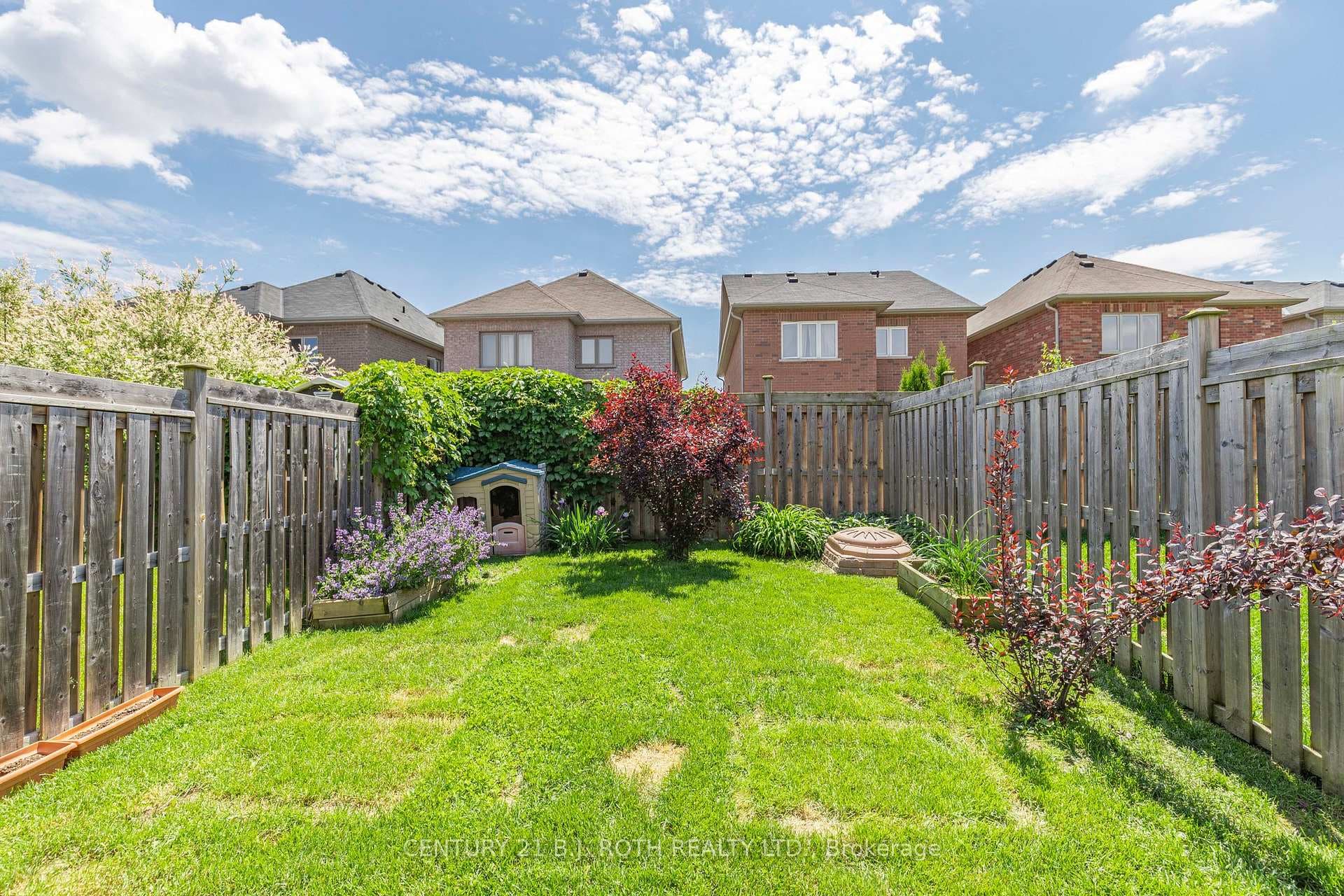 51 Forsyth Crescent photo 22