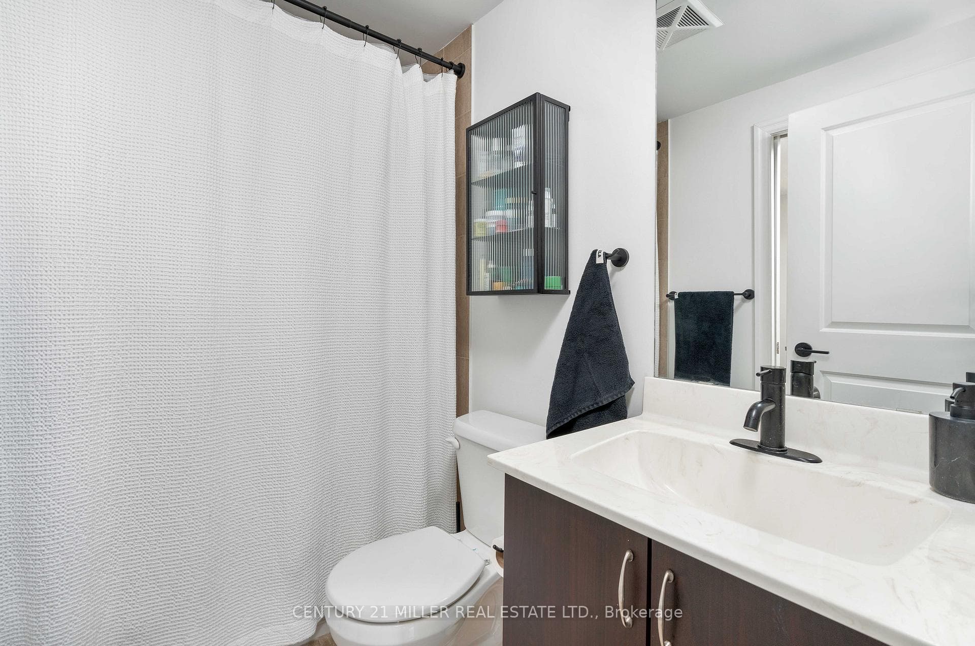 63 Ruskin Avenue Unit TH401 photo 23