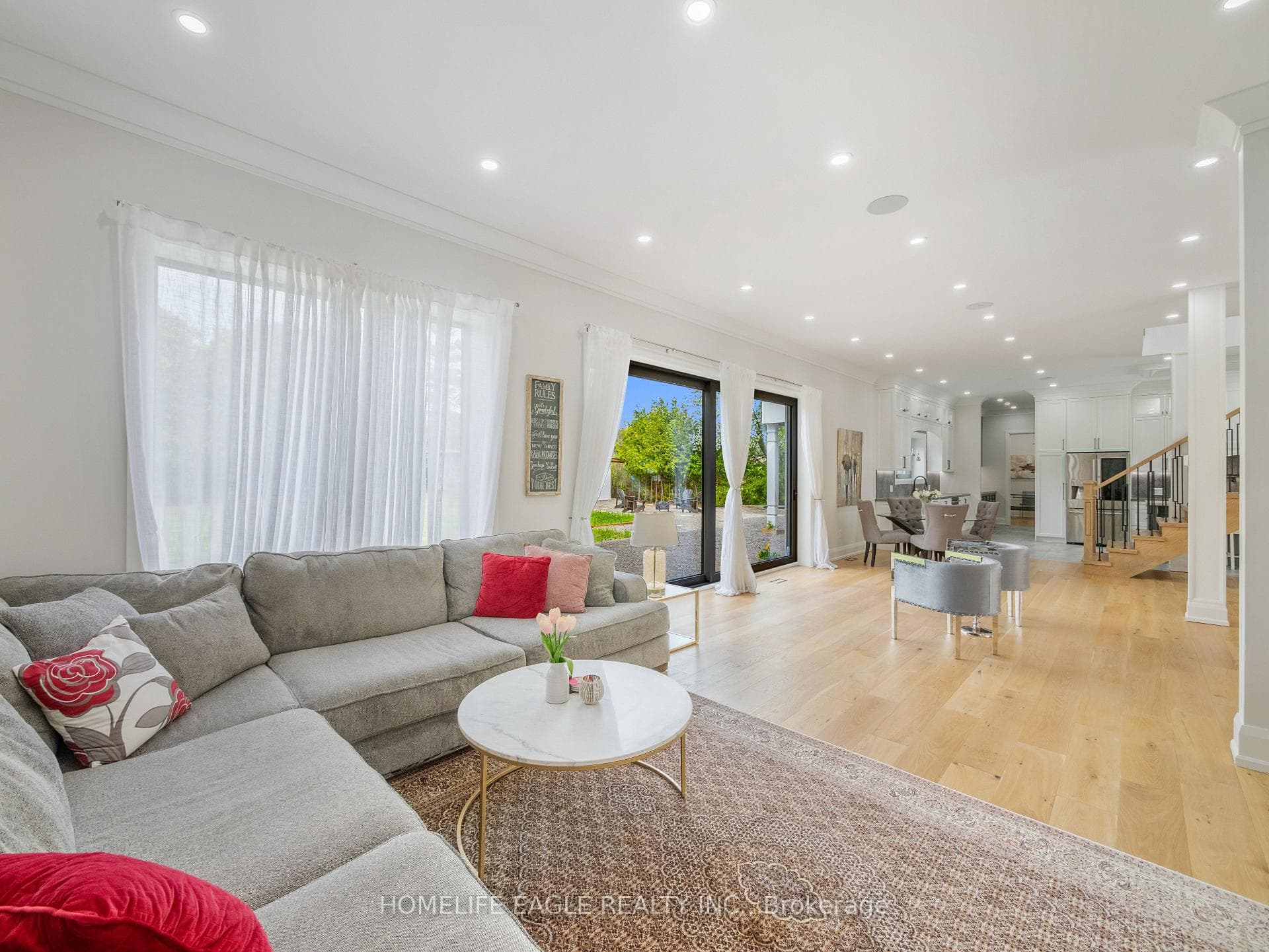 15714 Bathurst Street photo 7