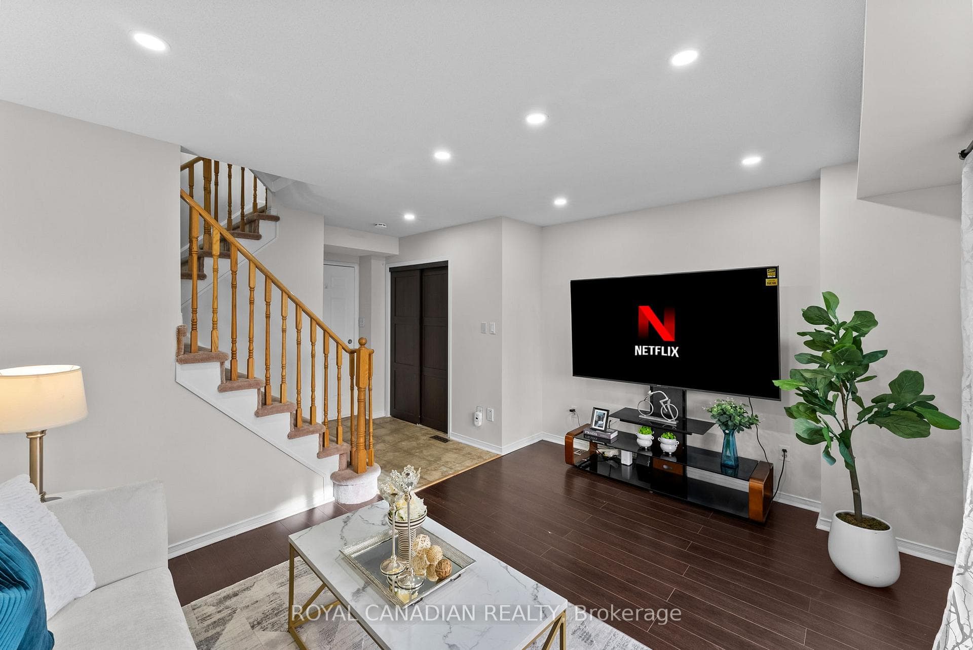 3240 Redpath Circle photo 12